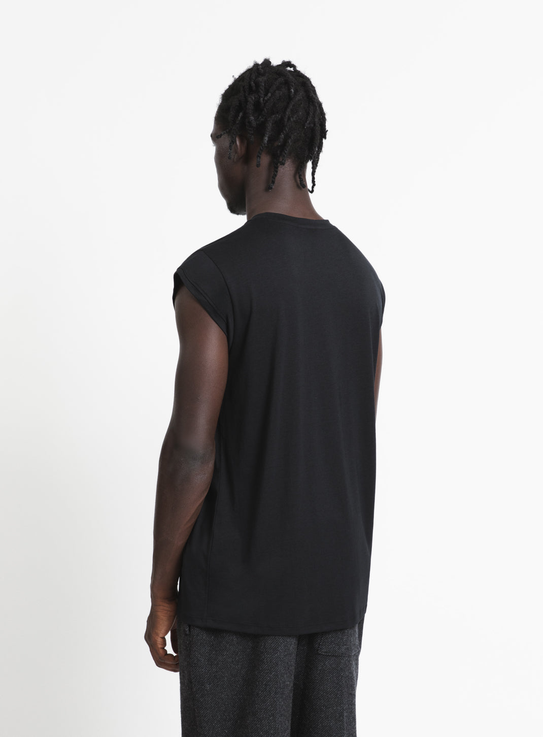 Sleeveless T-Shirt in Black Eucalyptus & Cotton