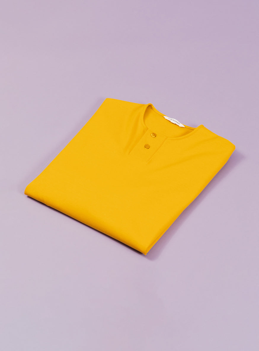 2 Buttons T-Shirt in Mustard Yellow Technical Knit