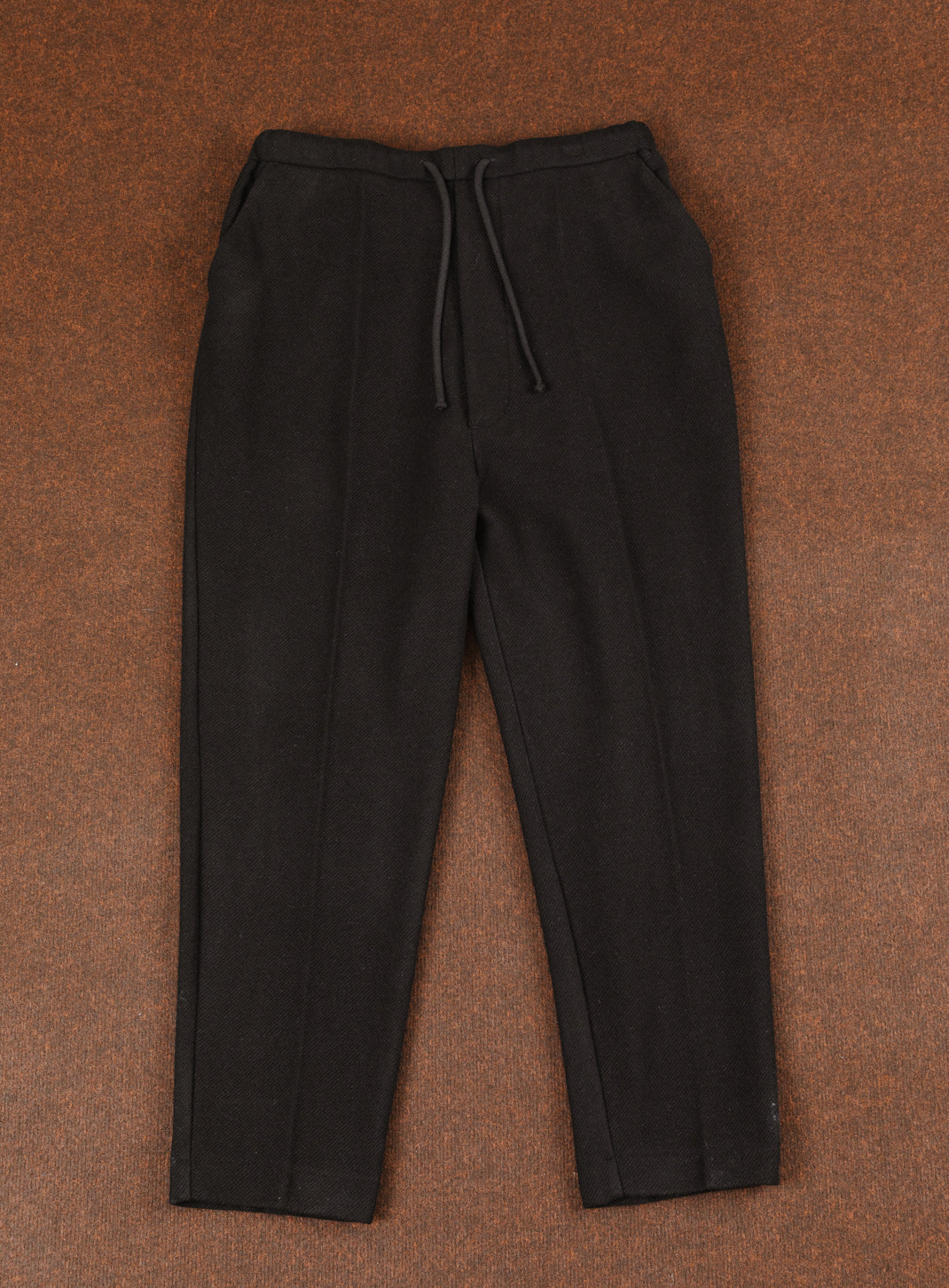 Pleated Pants with Tightening Link in Black Carded Wool