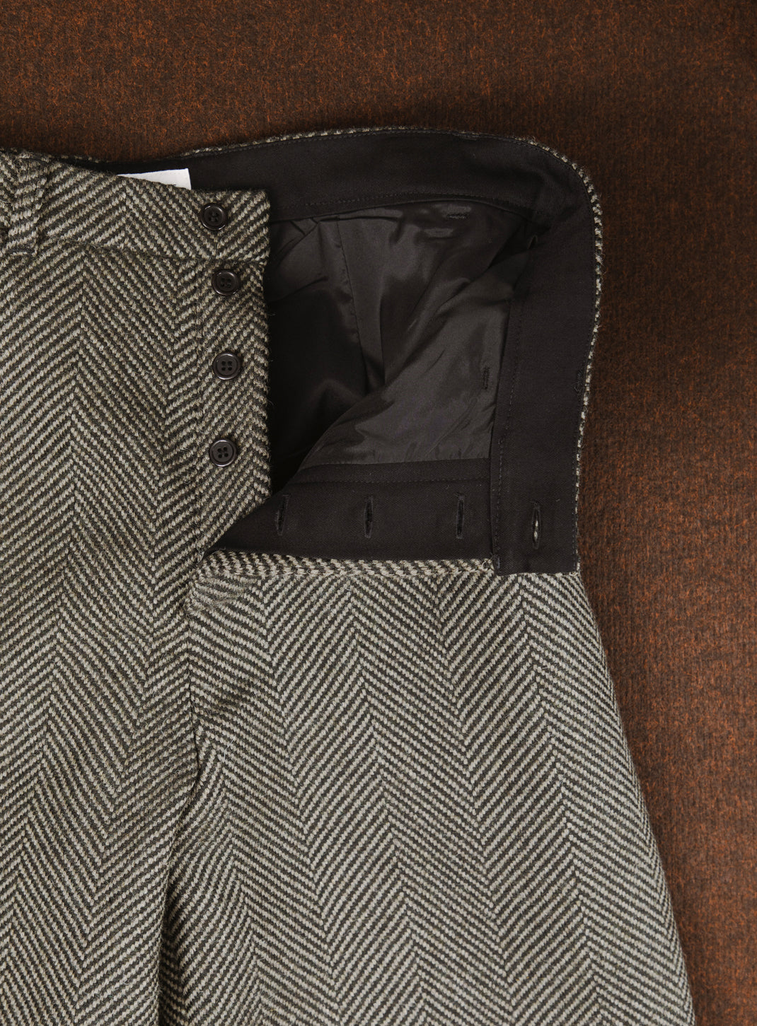 Flap Pockets Pants in Khaki Herringbone Wool