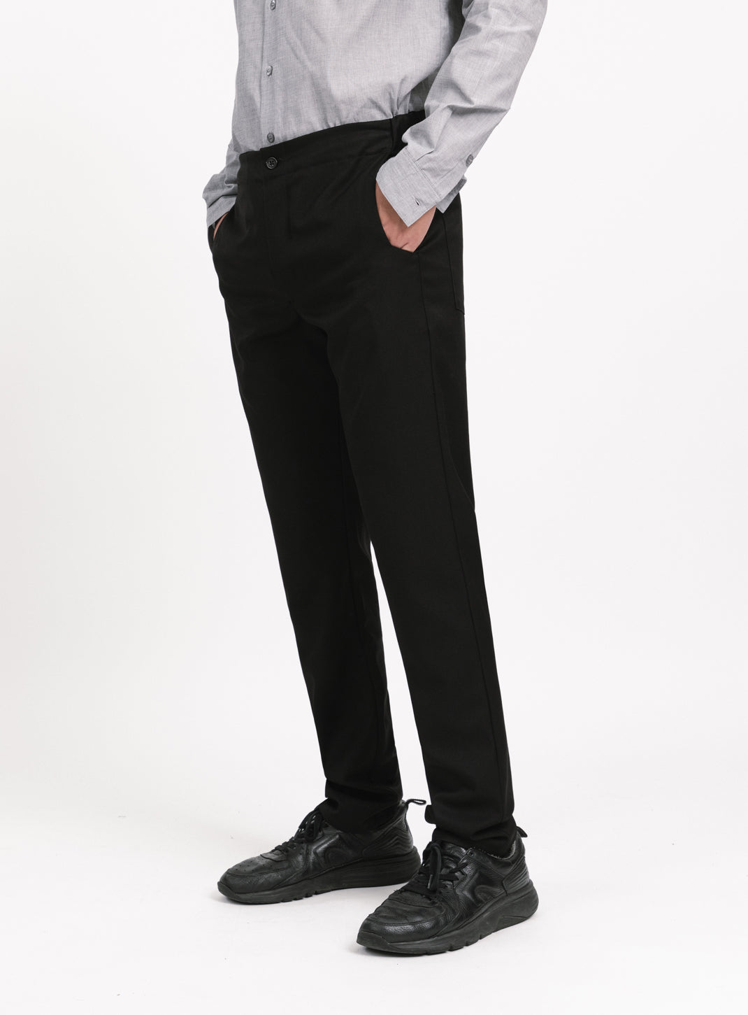 Pants with Notched Pockets in Black Serge