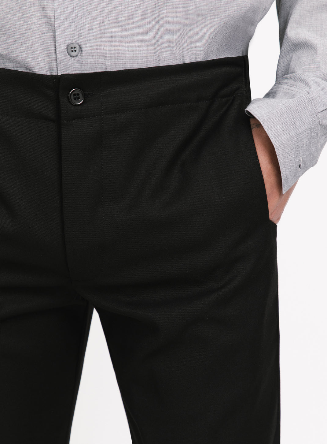 Pants with Notched Pockets in Black Serge