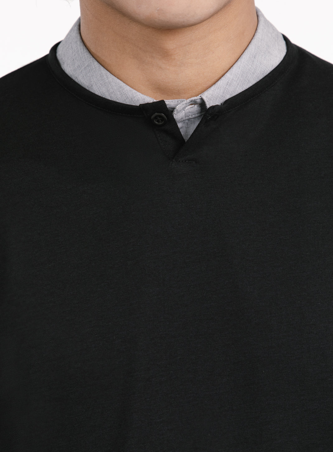 1 Button T-Shirt in Black Eucalyptus & Cotton