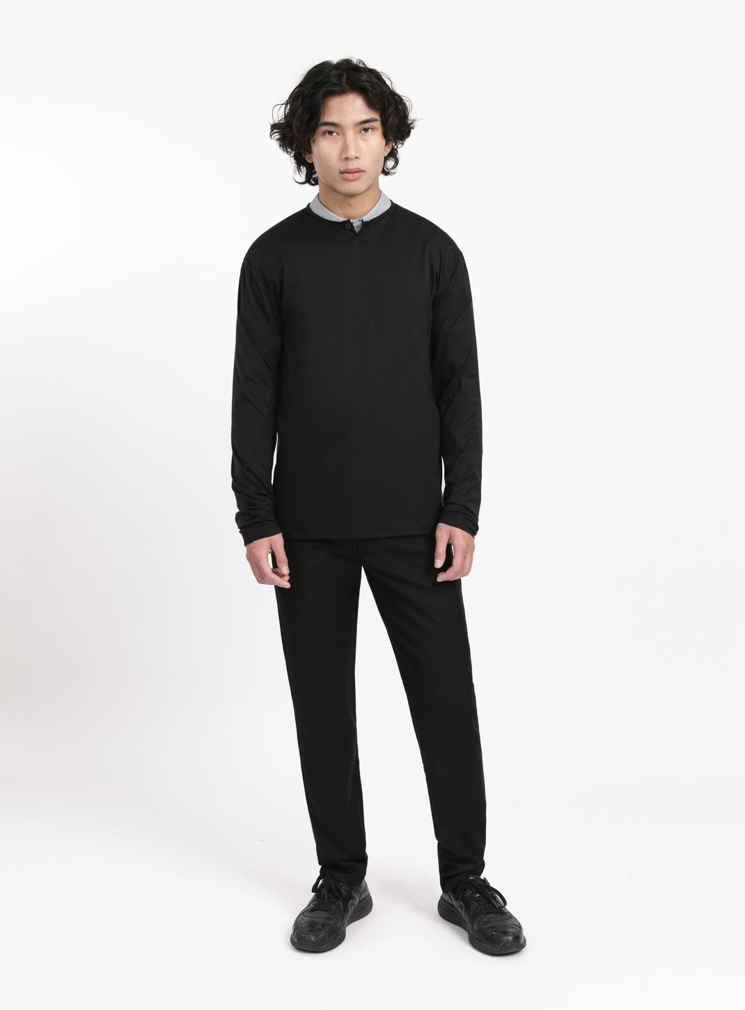 1 Button T-Shirt in Black Eucalyptus & Cotton