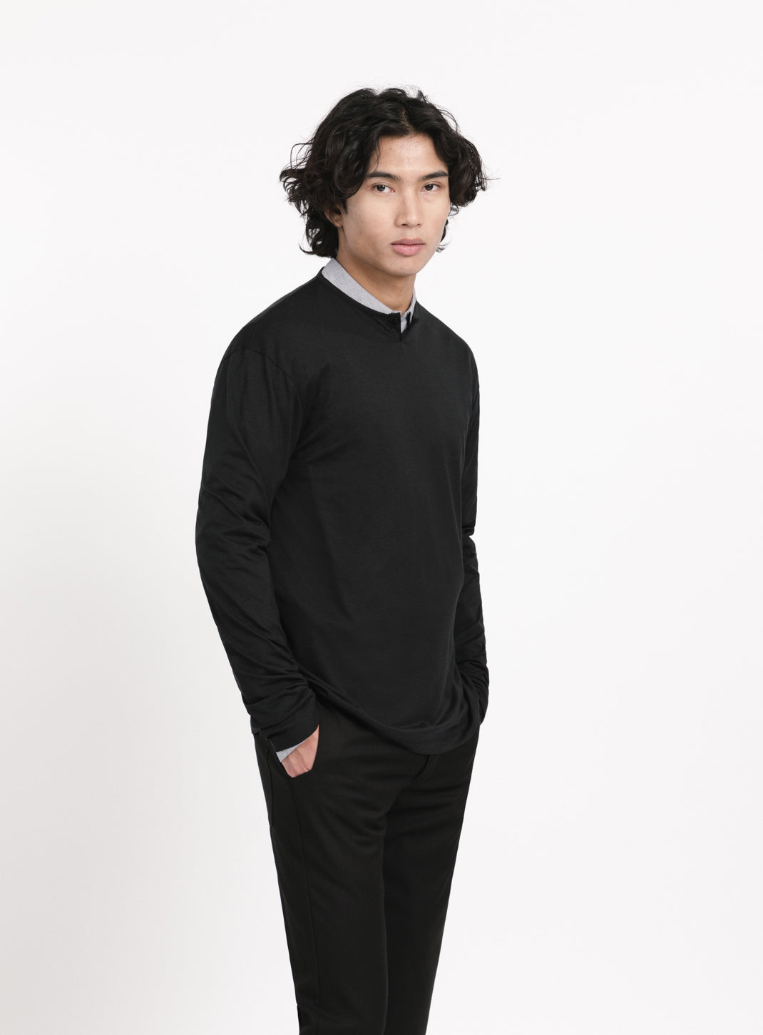 1 Button T-Shirt in Black Eucalyptus & Cotton