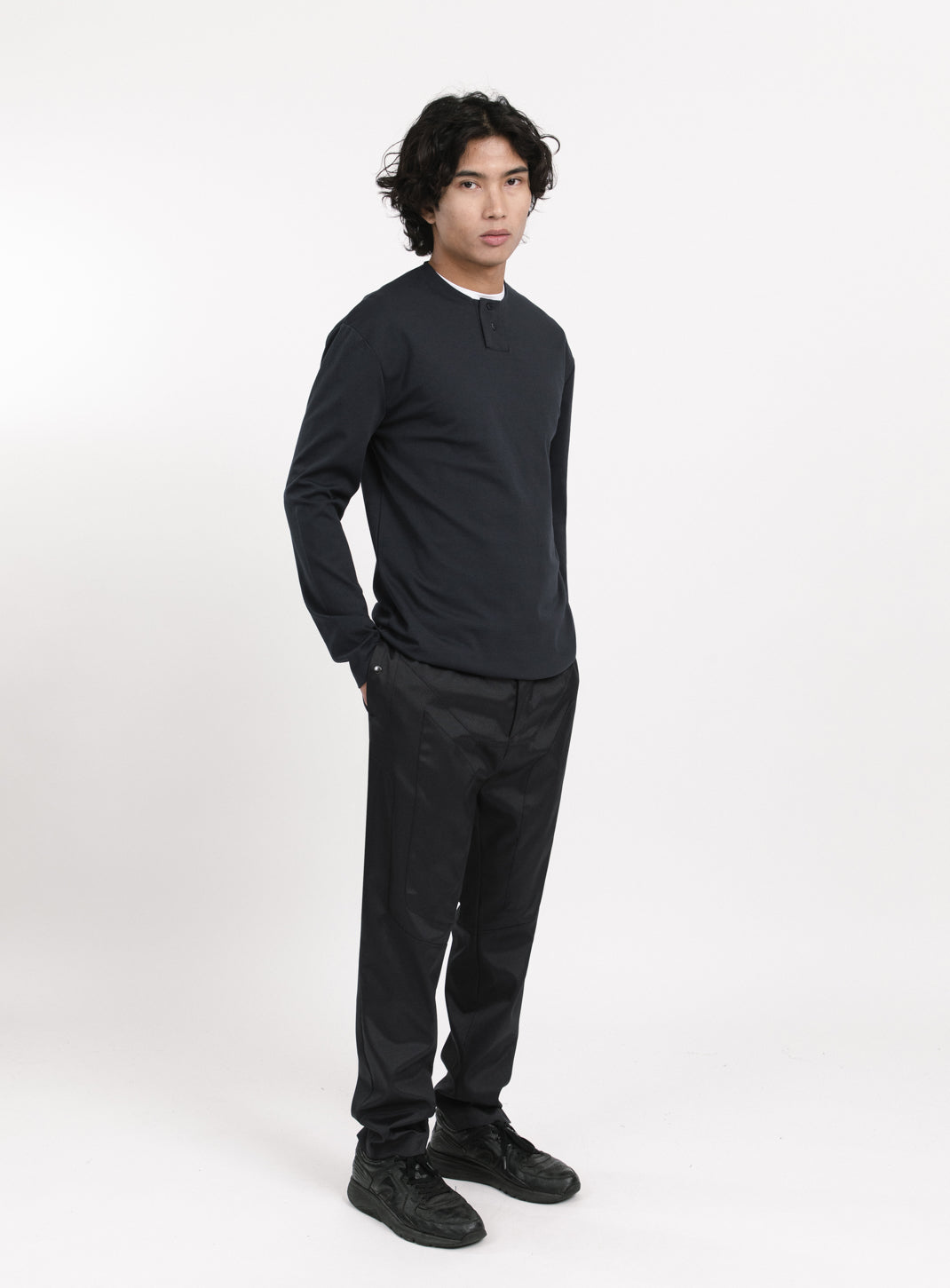 2 Buttons T-Shirt in Navy Blue Technical Knit