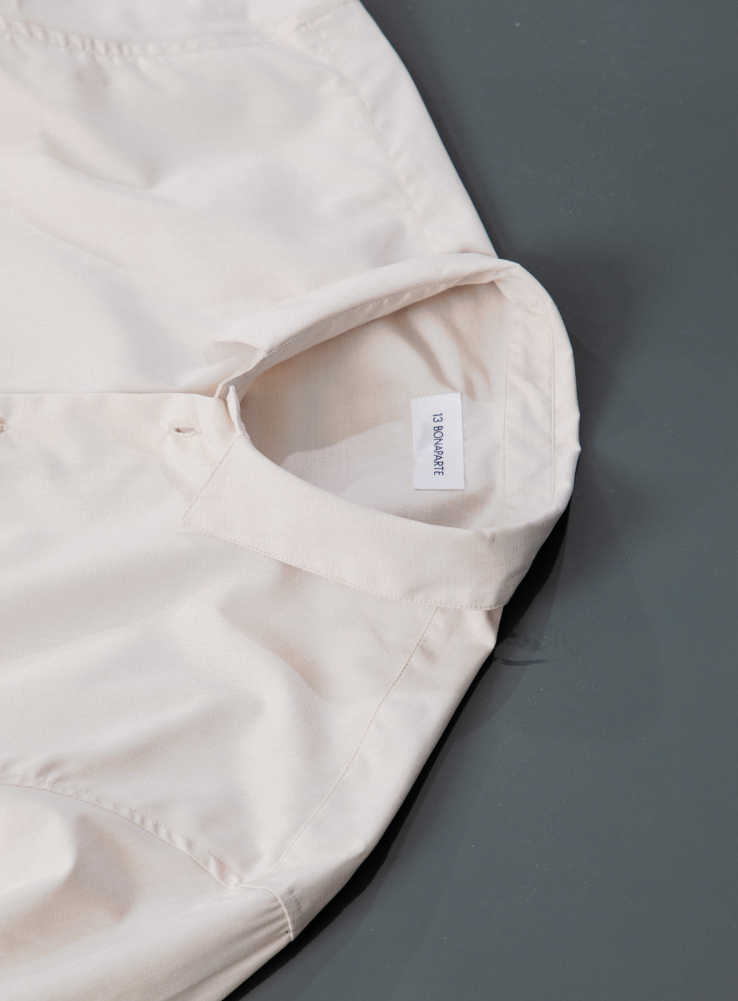 Chemise à Petit Pied de Col en Fil à Fil Beige