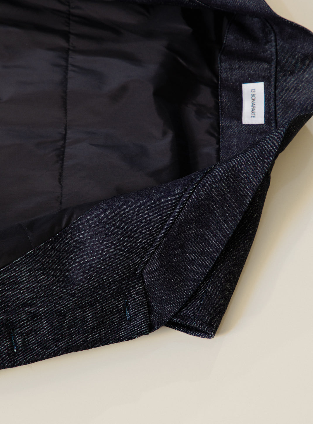 Veste Sans Manches à Faux Col Bord-Côte en Denim Bleu Brut