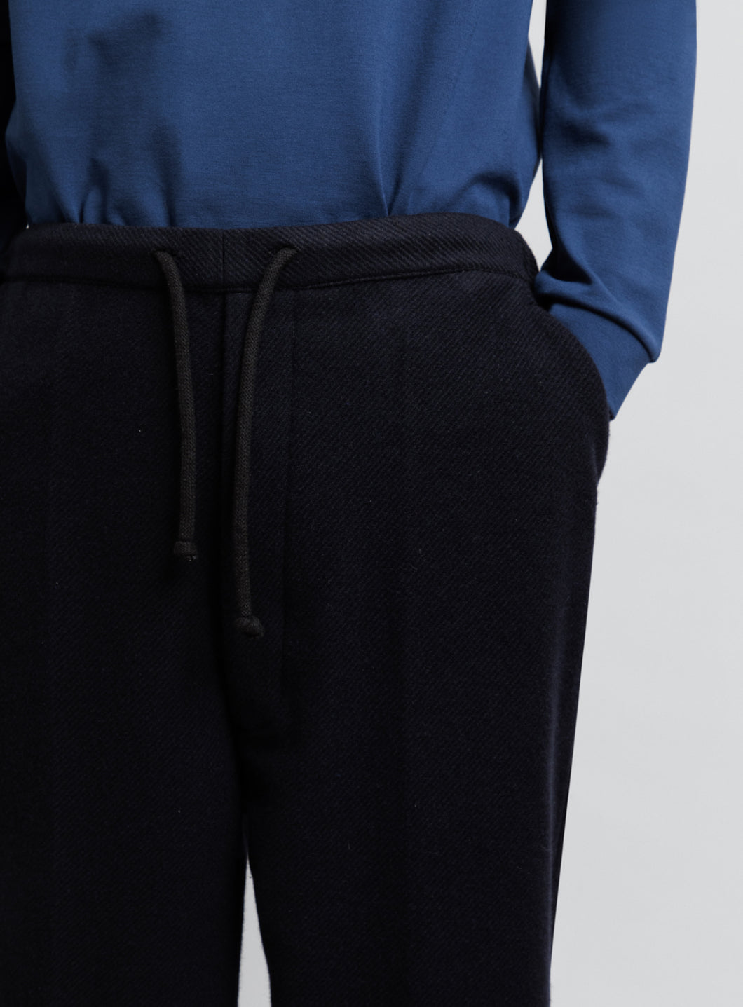 Pantalon à Plis avec Cordon en Laine Cardée Bleu Marine