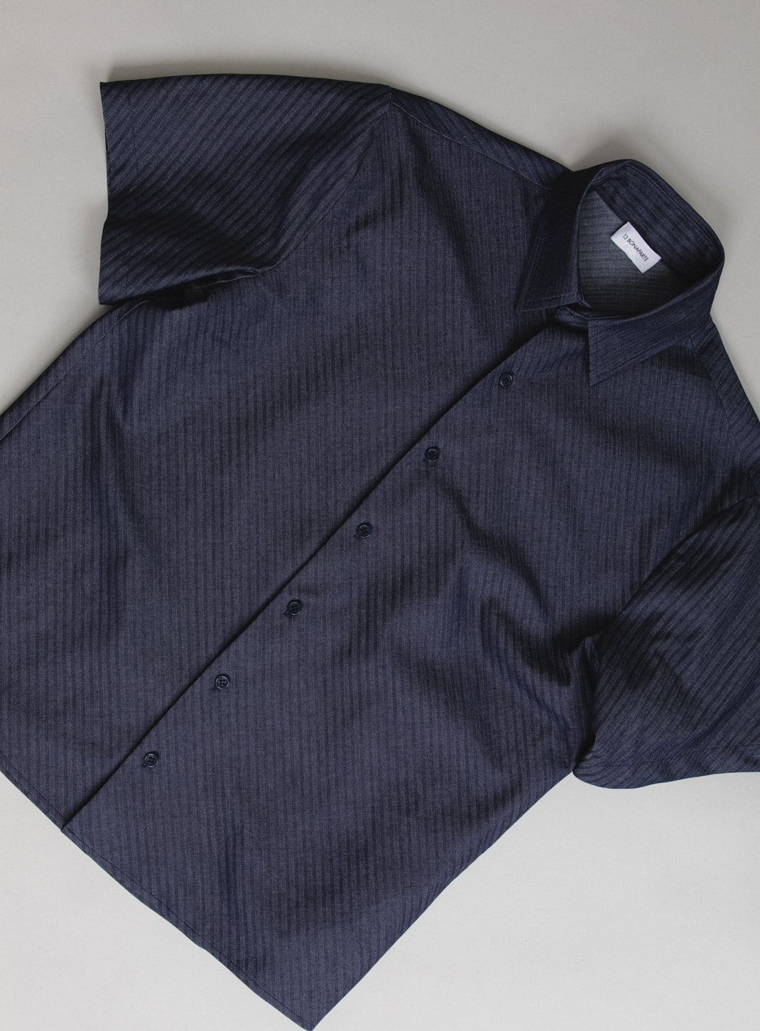 Chemisette à Col Classique en Denim Bleu Brut Coupé en Biais