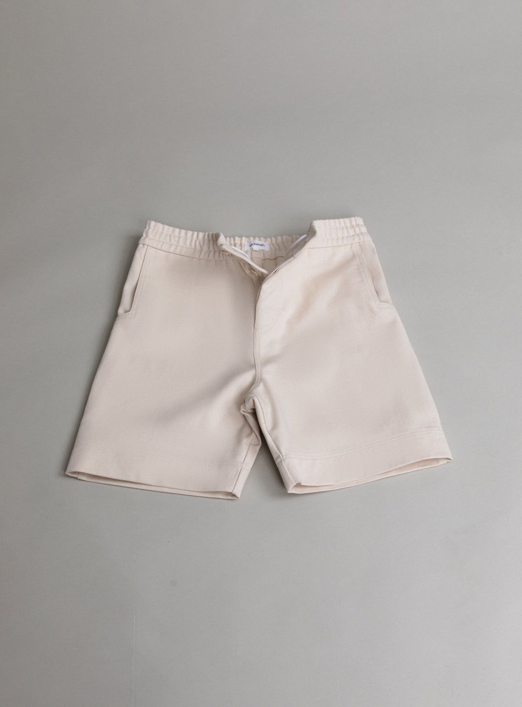 Short à Poches Crantées en Toile Denim Ecrue