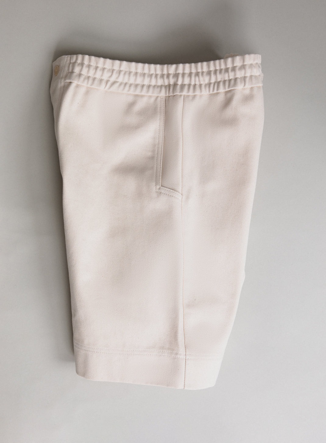 Short à Poches Crantées en Toile Denim Ecrue