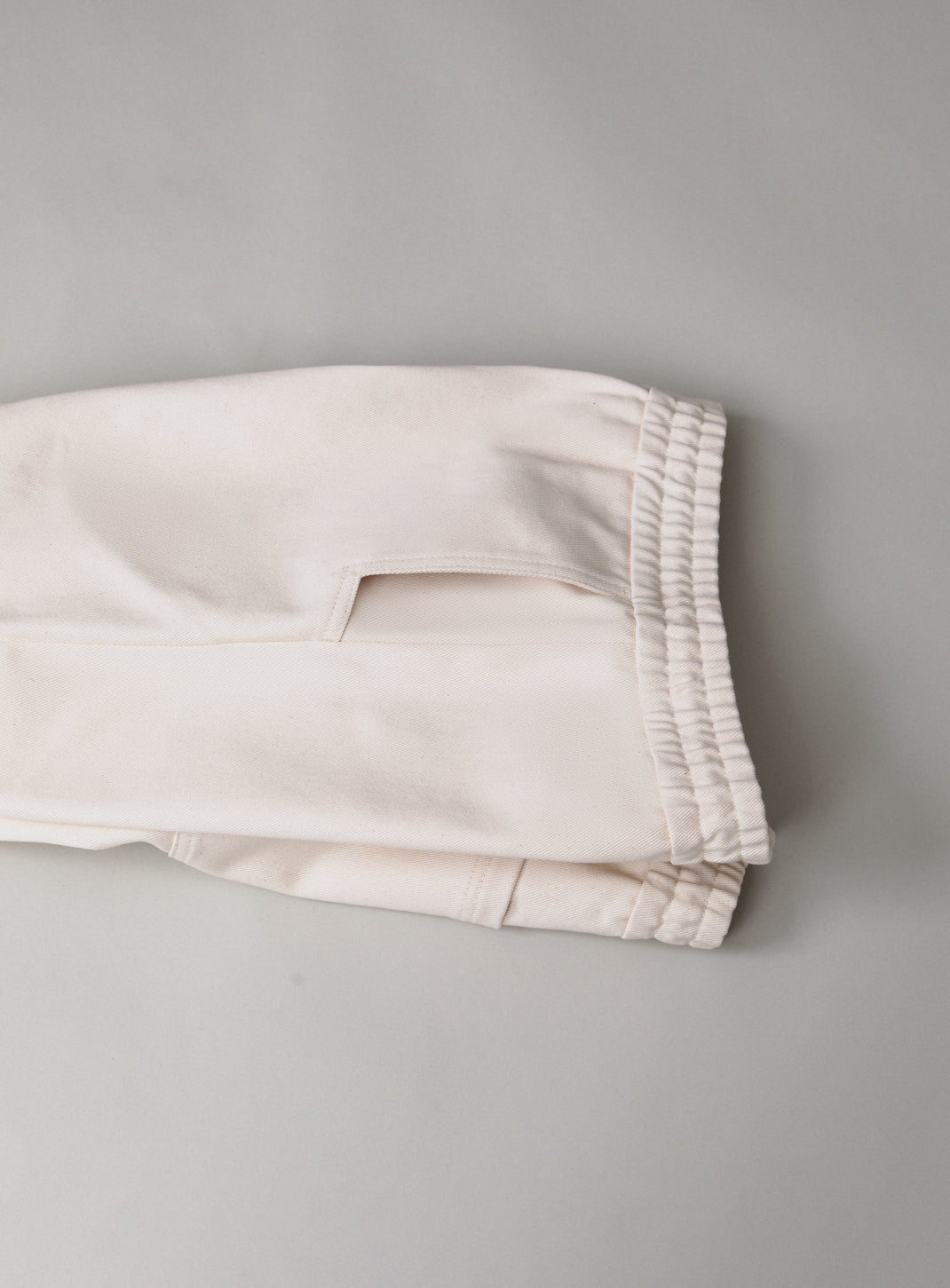 Short à Poches Crantées en Toile Denim Ecrue