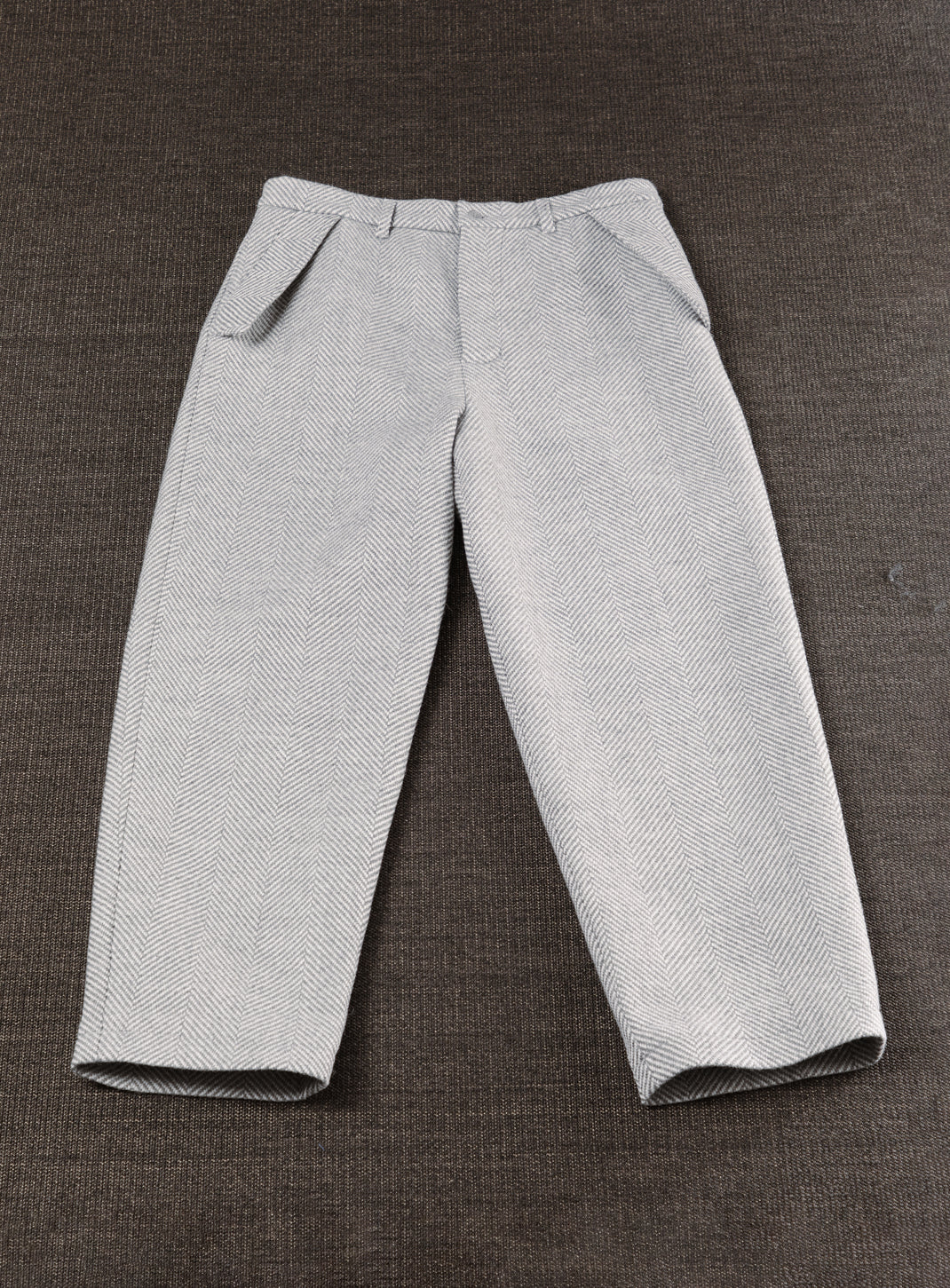 Pantalon à Poches Rabat en Laine Chevron Gris Clair