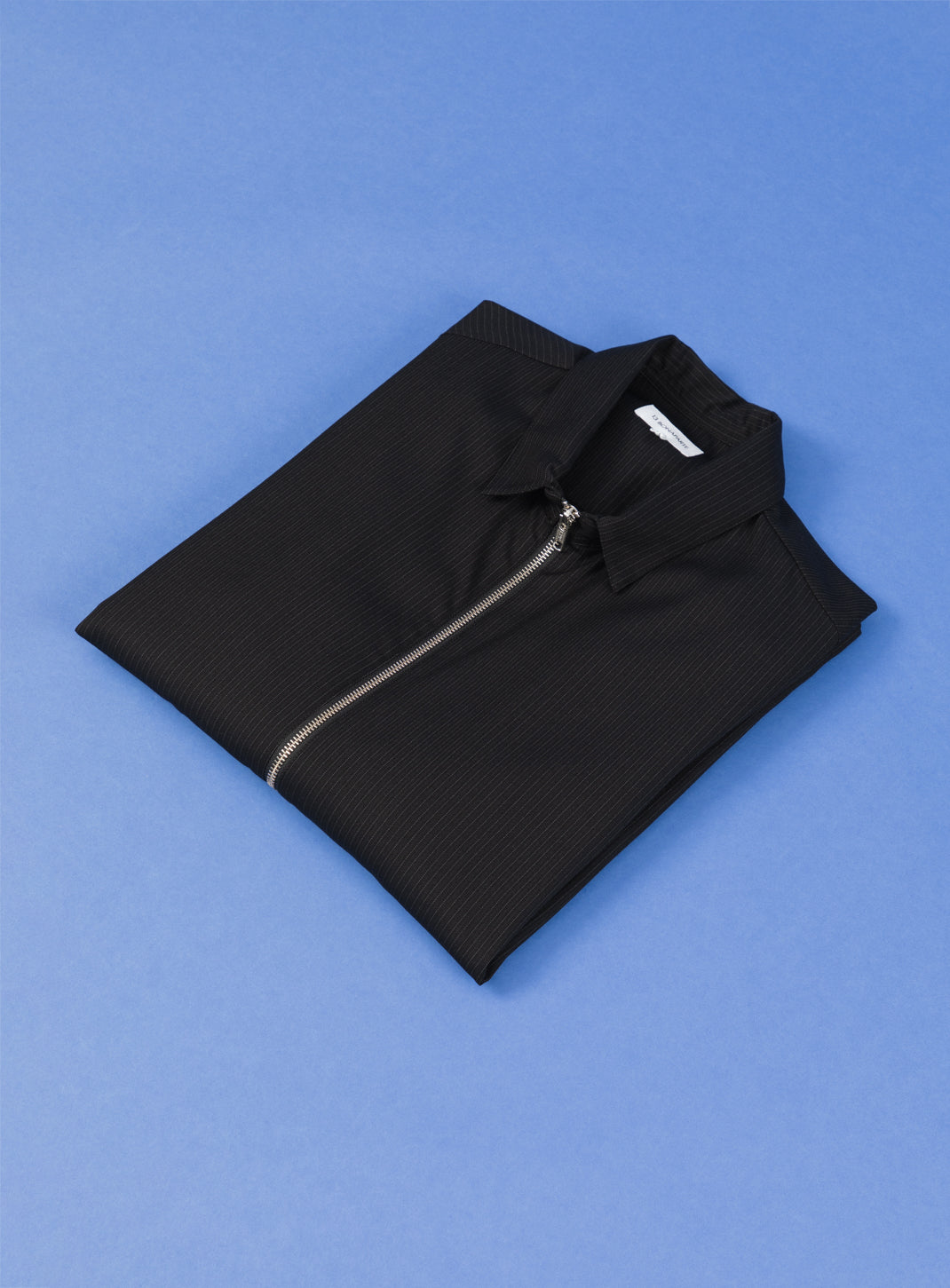 Surchemise Zippée à Poches Crantées en Serge Noire à Fines Rayures