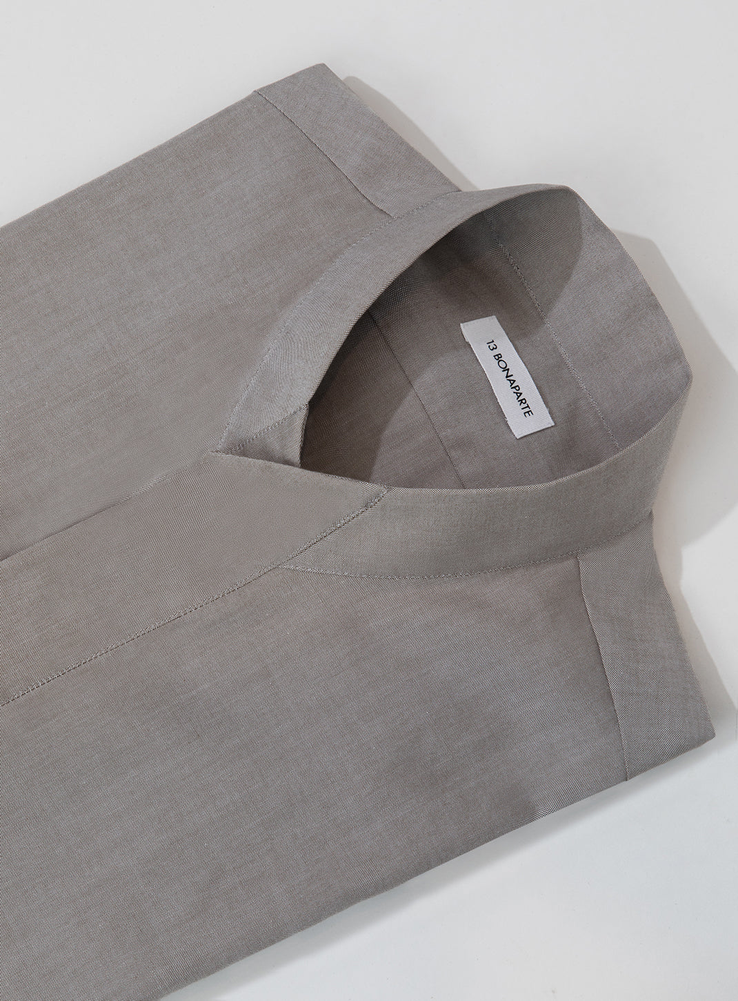Chemise à col origami en tissu Oxford gris-beige