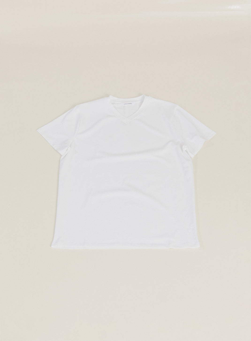 V Neck Short Sleeve T-Shirt in White Cotton & Elastane