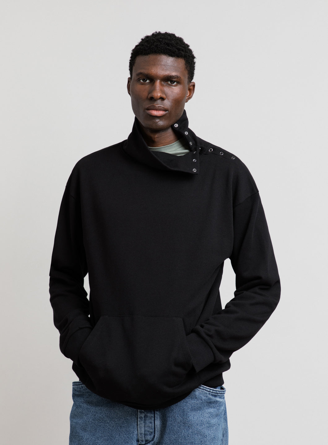 Parachute Sweatshirt in Black Fleece