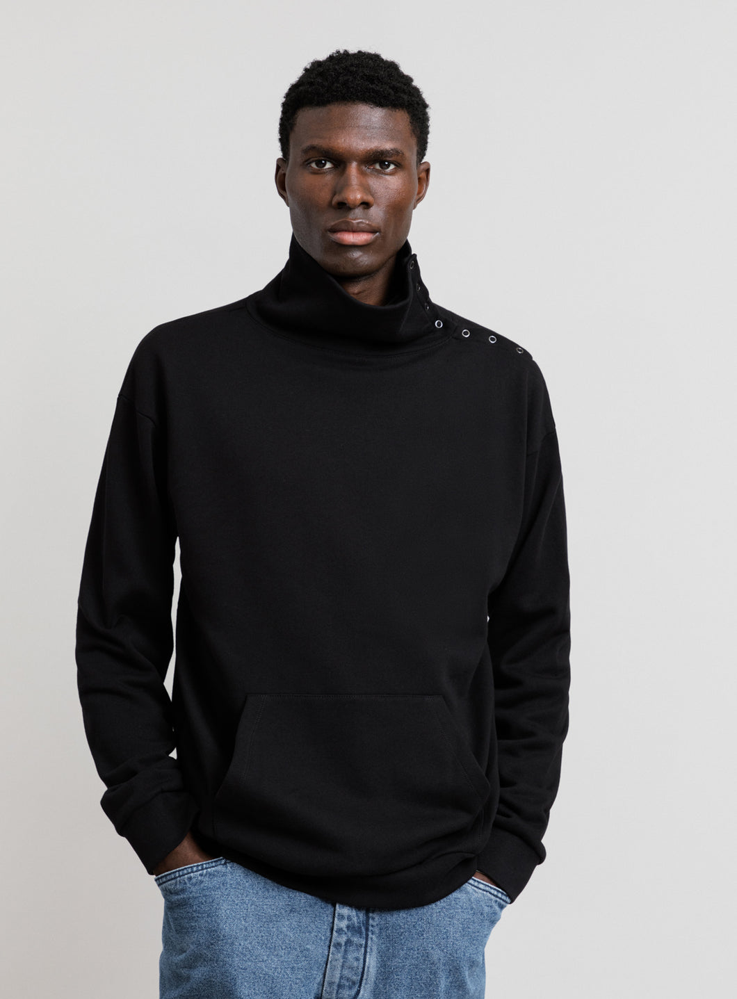 Parachute Sweatshirt in Black Fleece