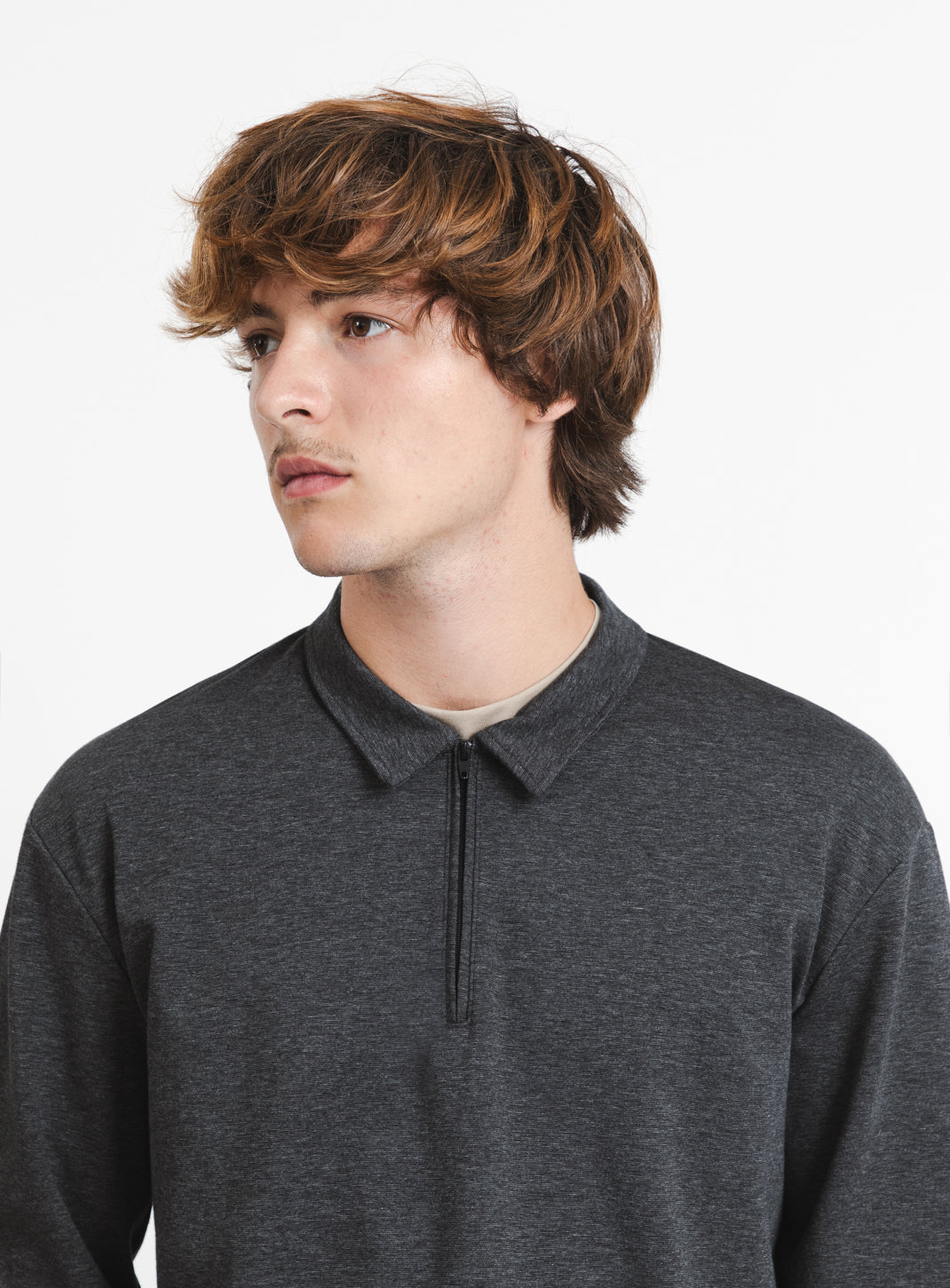 Long Sleeve Zipped Poloshirt in Heather Dark Grey Technical Knit