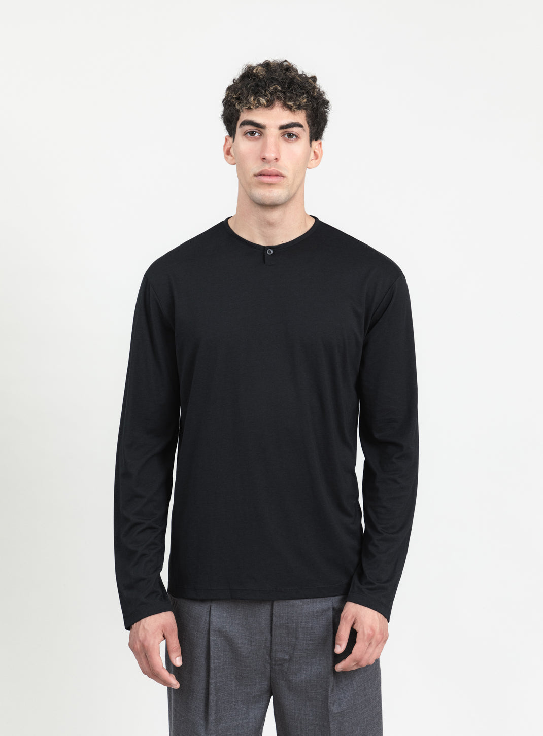 1 Button T-Shirt in Black Eucalyptus & Cotton