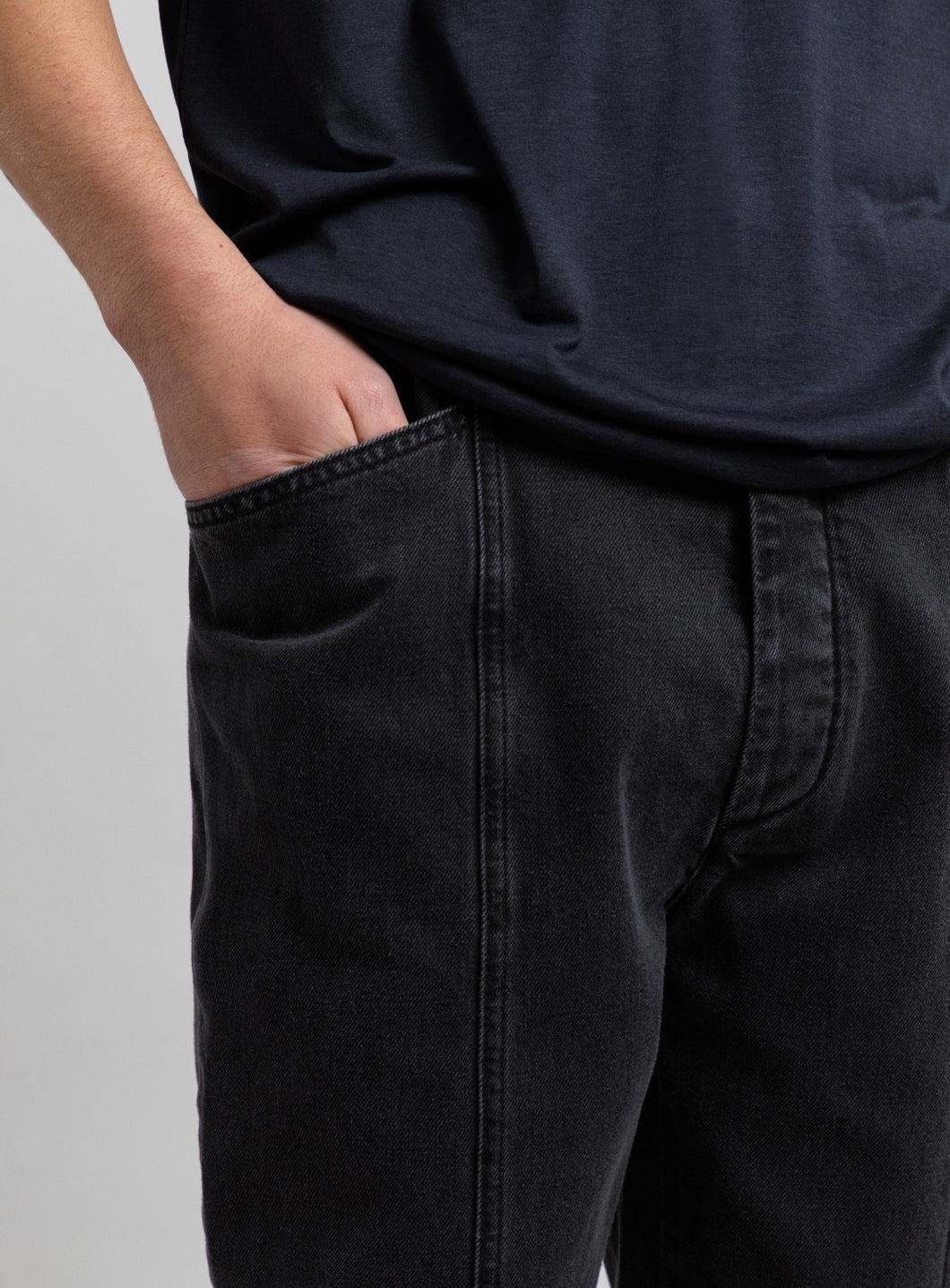 5 Pockets Pants with Front Cuts in Black Denim