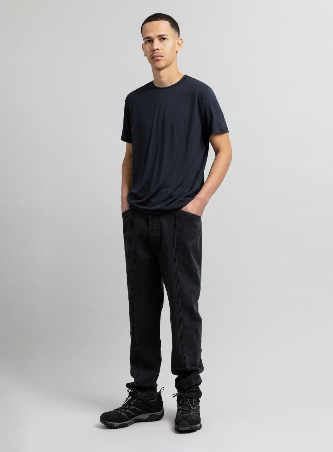 5 Pockets Pants with Front Cuts in Black Denim