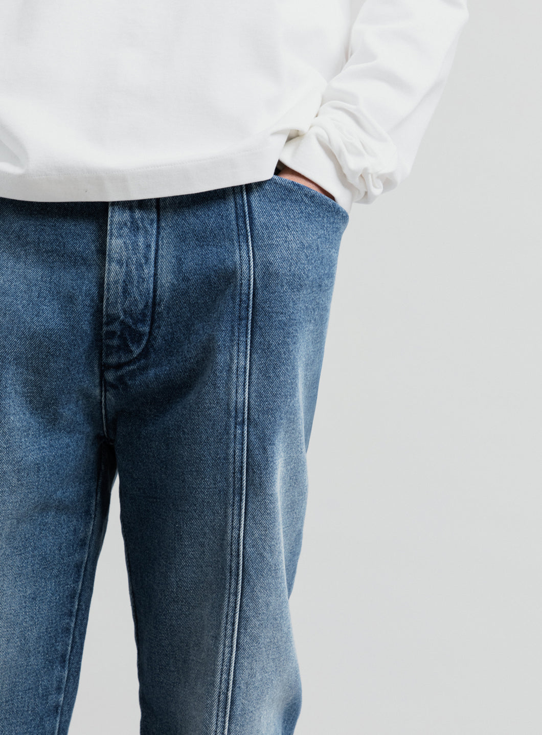 5 Pockets Pants with Front Cuts in Stone Denim