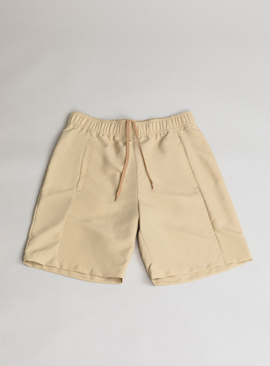 Shorts with Front Cuts in Eggshell Technical Ottoman