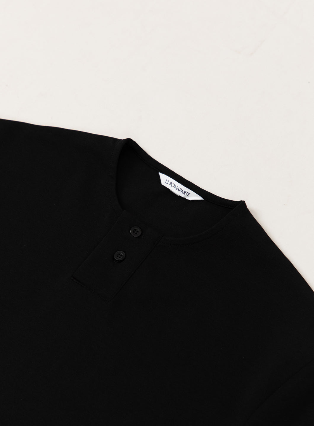 2 Buttons T-Shirt in Black Technical Knit