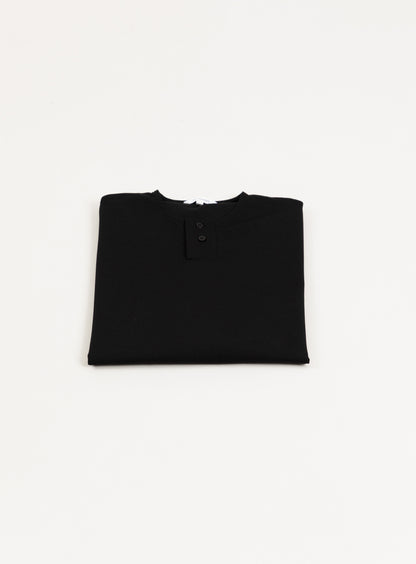 2 Buttons T-Shirt in Black Technical Knit