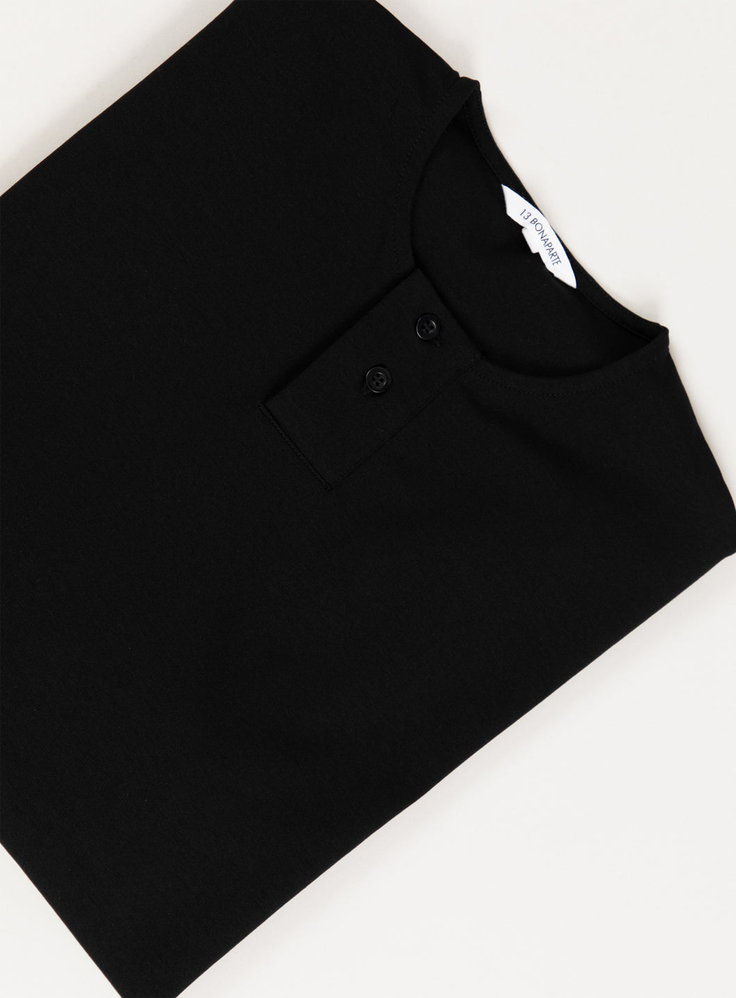 2 Buttons T-Shirt in Black Technical Knit