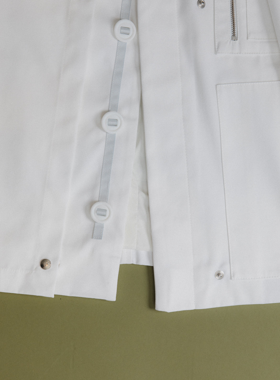 Multi Pockets Flapped Parka in White Waterproof Teflon