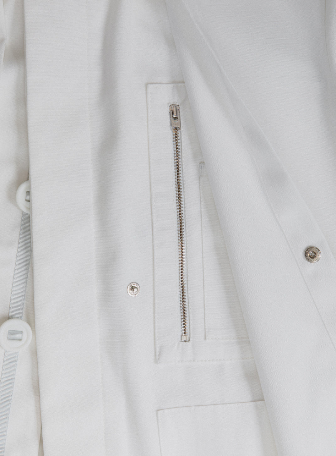 Multi Pockets Flapped Parka in White Waterproof Teflon