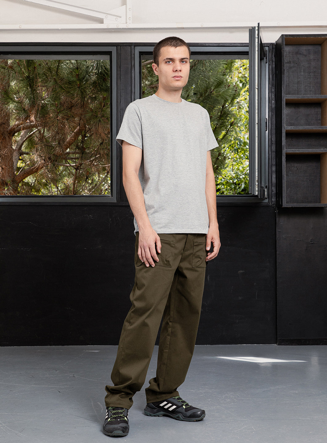 Pants with Envelope Pockets in Olive Cotton Gabardine