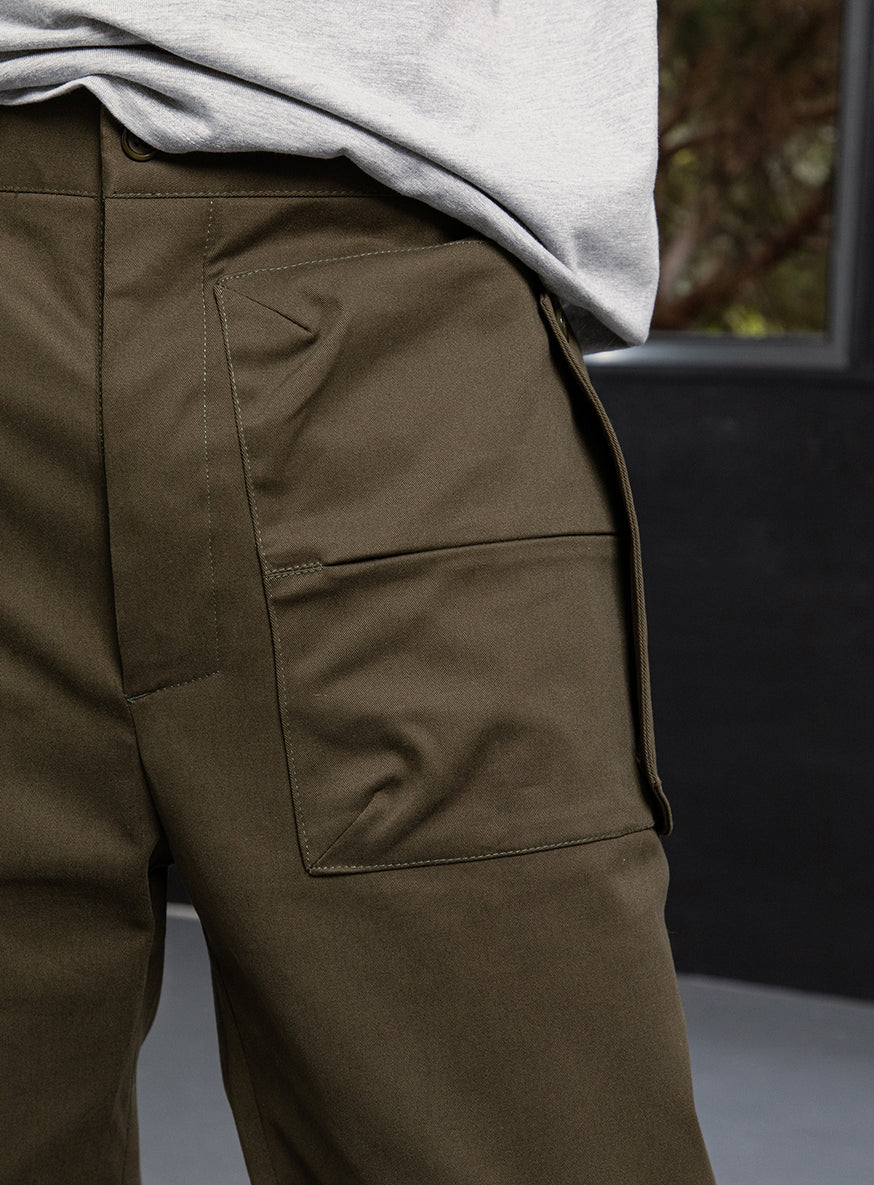 Pants with Envelope Pockets in Olive Cotton Gabardine