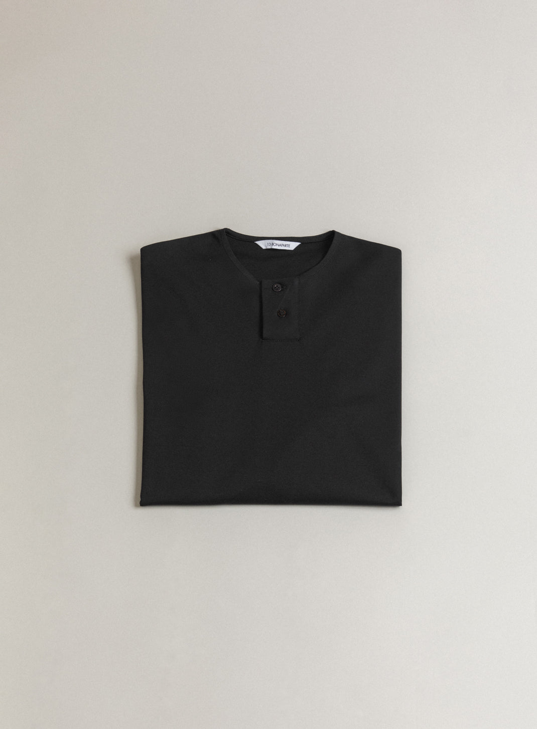 2 Buttons T-Shirt in Black Technical Knit