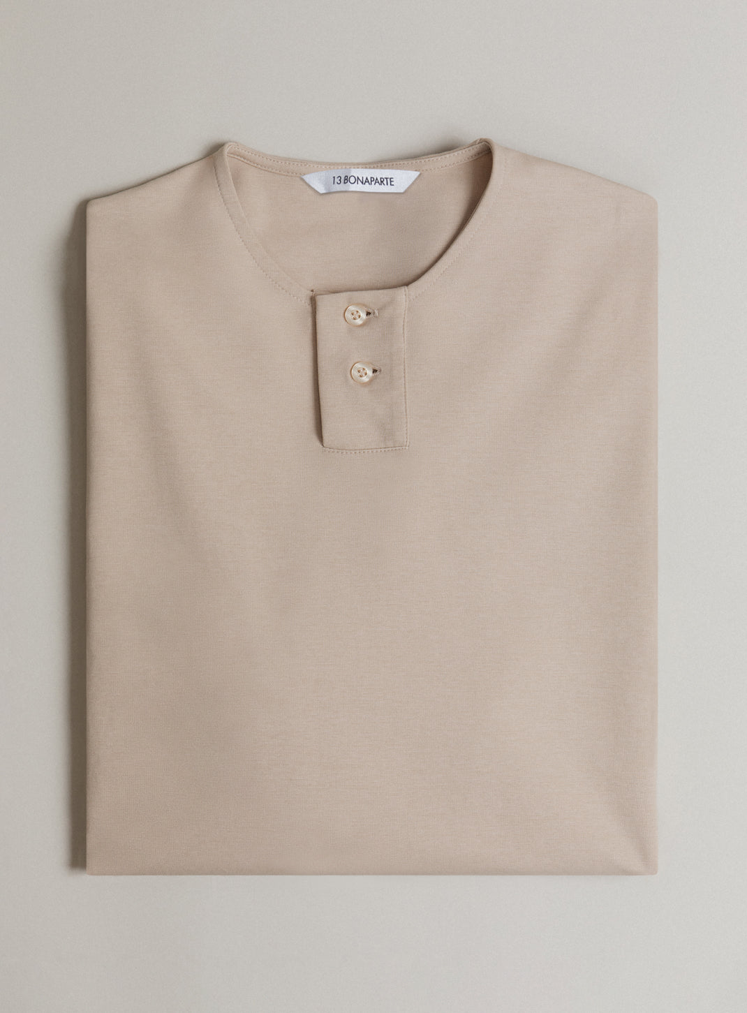 2 Buttons T-Shirt in Beige Technical Knit
