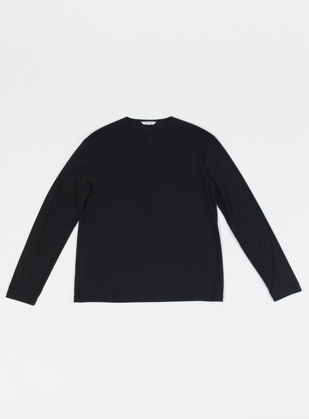 1 Button T-Shirt in Black Eucalyptus & Cotton