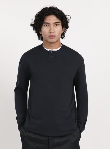 2 Buttons T-Shirt in Navy Blue Technical Knit