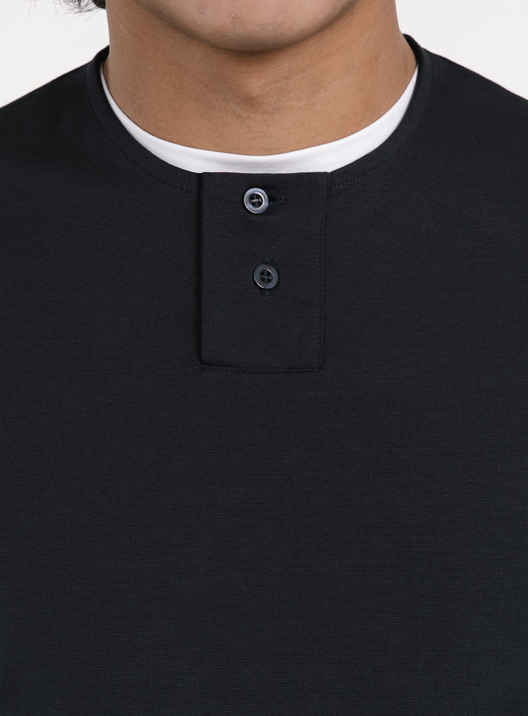 2 Buttons T-Shirt in Navy Blue Technical Knit