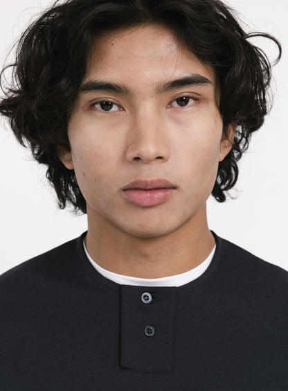 2 Buttons T-Shirt in Navy Blue Technical Knit