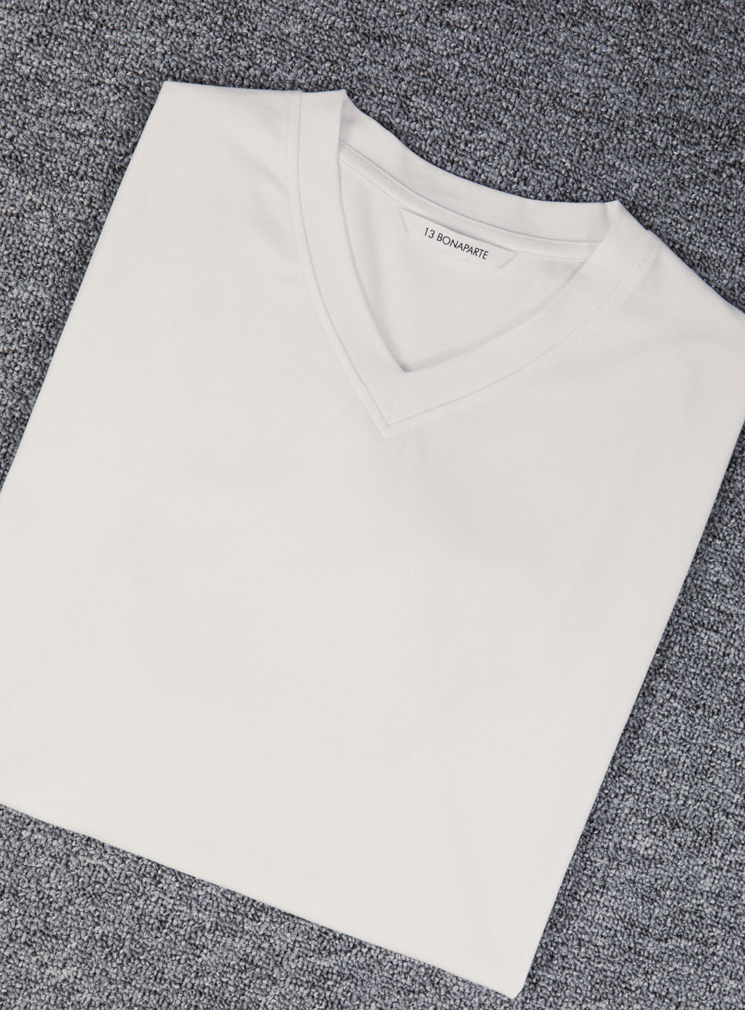 V Neck Short Sleeve T-Shirt in White Cotton & Elastane