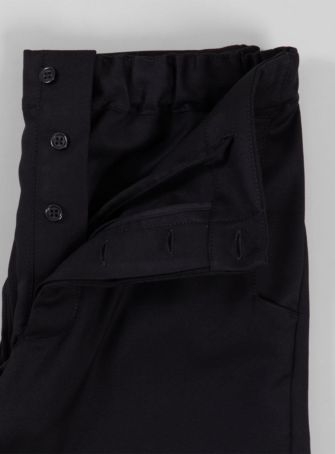 Pants with Notched Pockets in Black Serge
