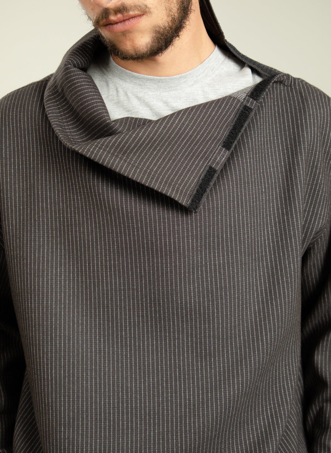 Sweatshirt-Poncho in Grey Fine Stripe Two-Face Fabric