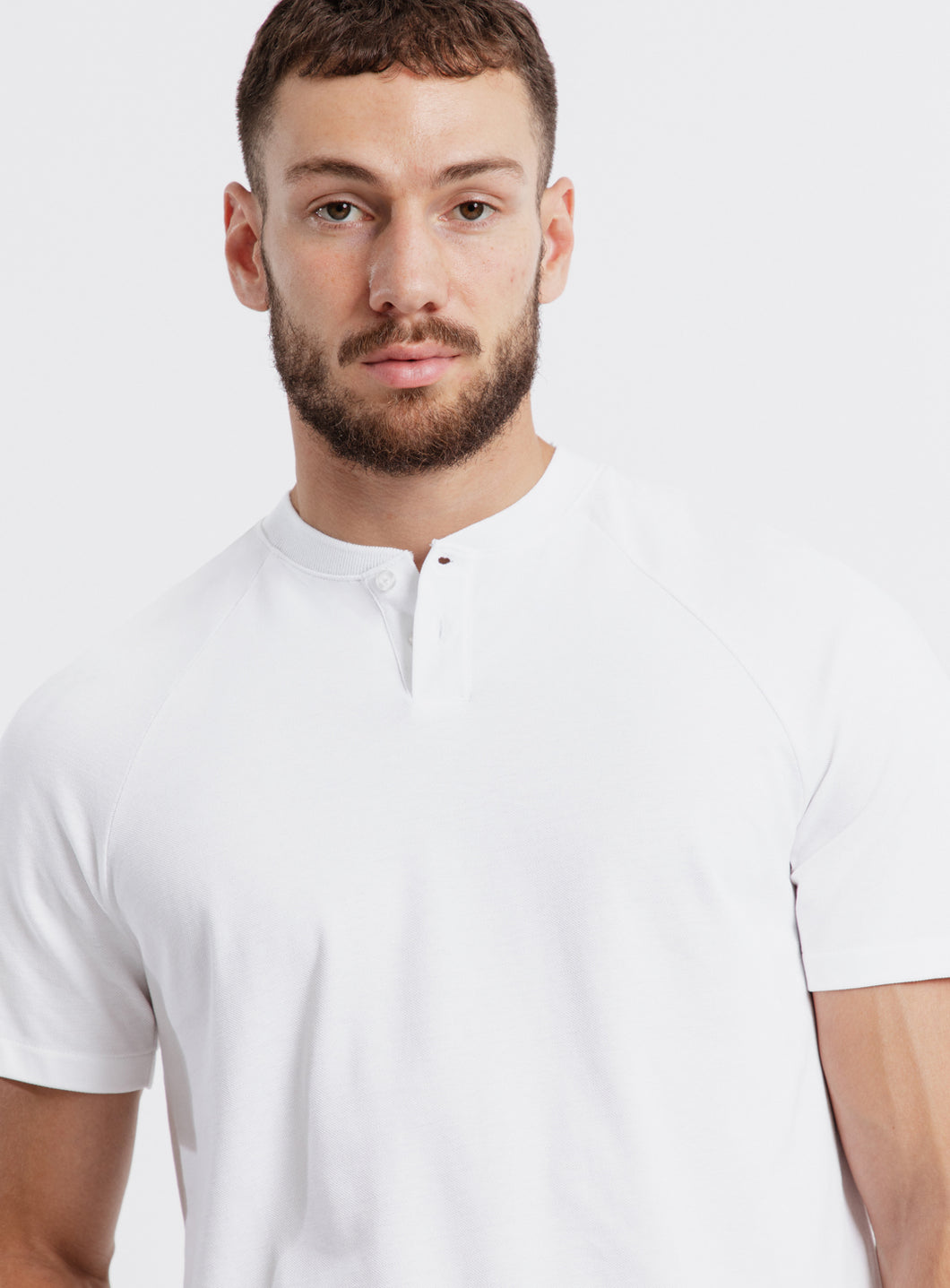 Short Sleeve Ribbed Collar Poloshirt in White Cotton Piqué