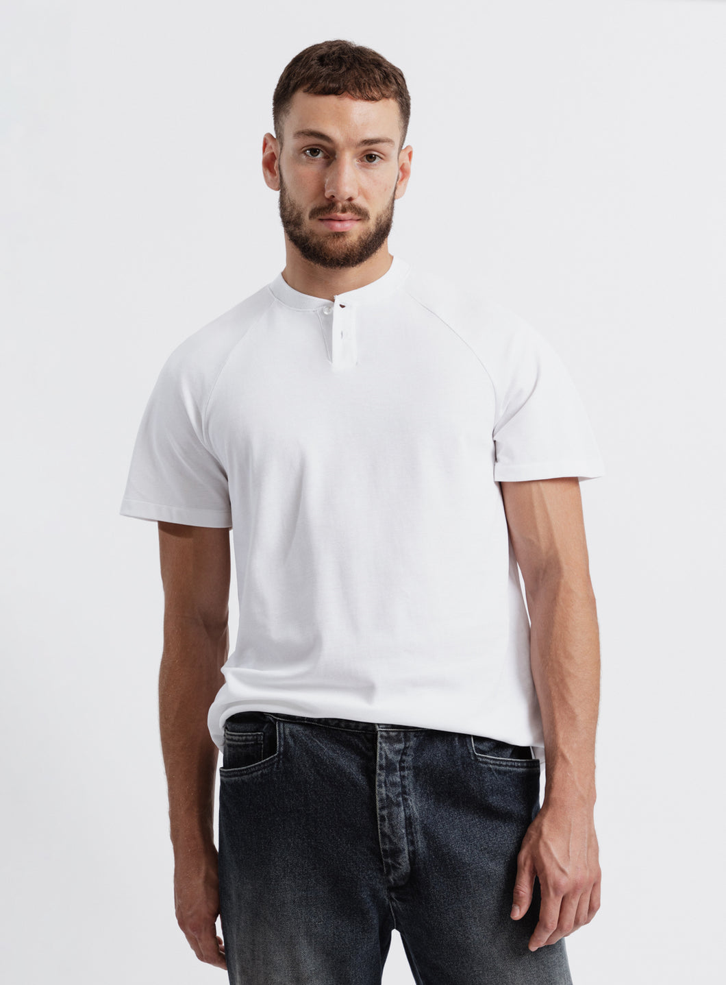 Short Sleeve Ribbed Collar Poloshirt in White Cotton Piqué