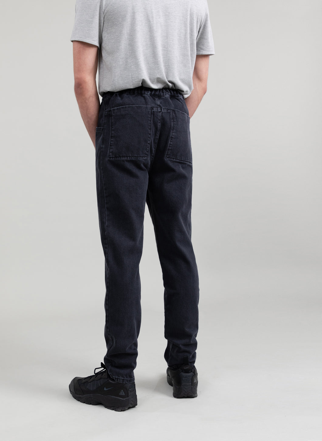 5-Pocket Pants with Front Cuts in Black Denim