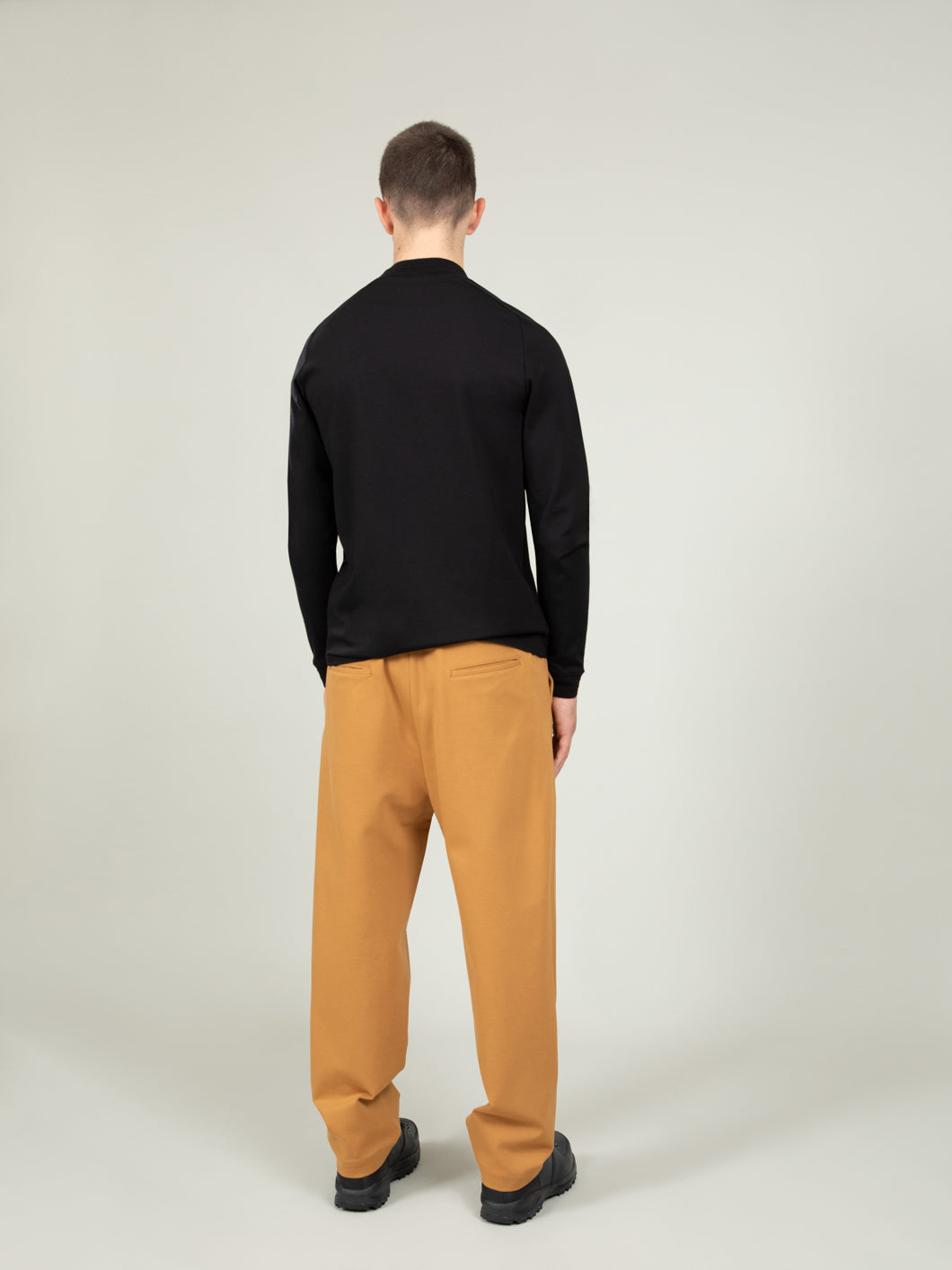 Sweatshirt with Hammer Sleeve in Black Technical Knit